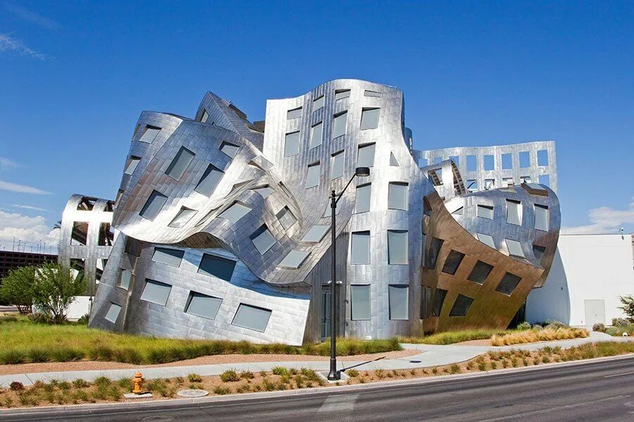 Unusual buildings. Фрэнк Гери Лу Руво. Фрэнк Гери здания. Фрэнк Гери центр Лу Руво в Лас-Вегасе. Центр здоровья мозга Лу Руво в Лас-Вегасе.