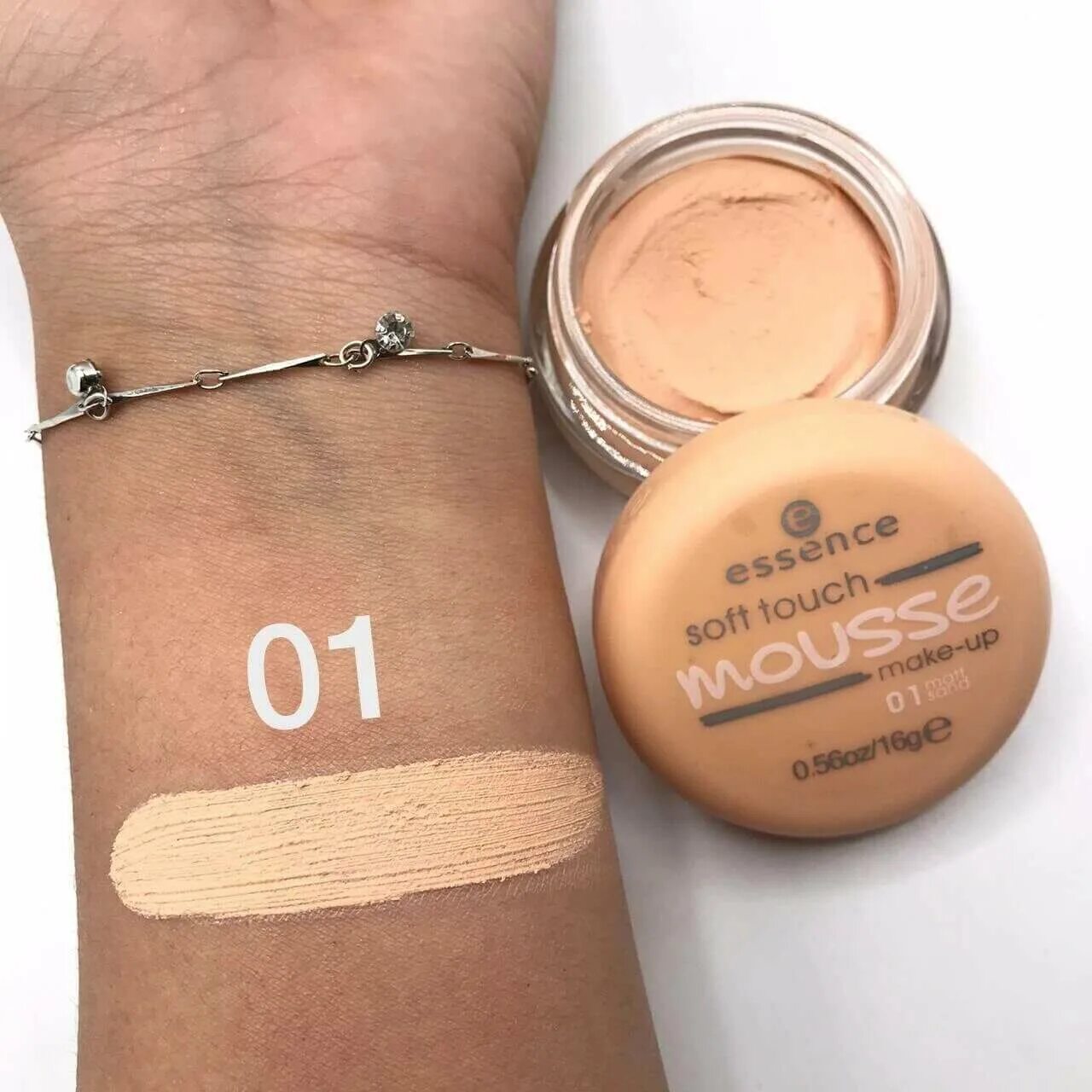 Soft essence. Essence soft touch mousse. essence foundation shades. тональный мусс essence купить. купить тональный мусс essence 01.