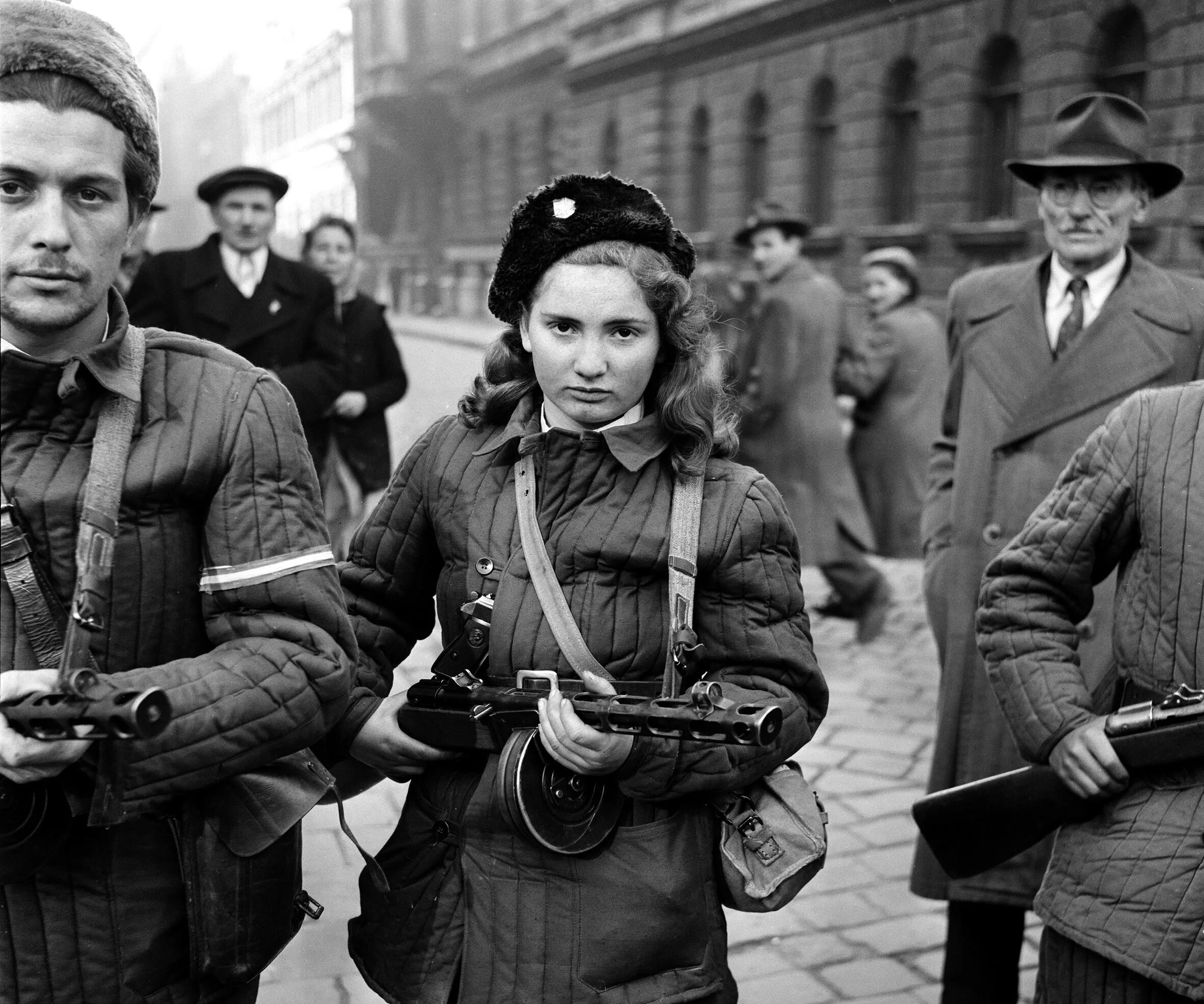 Известные исторические фотографии. Венгерское восстание 1956 года.