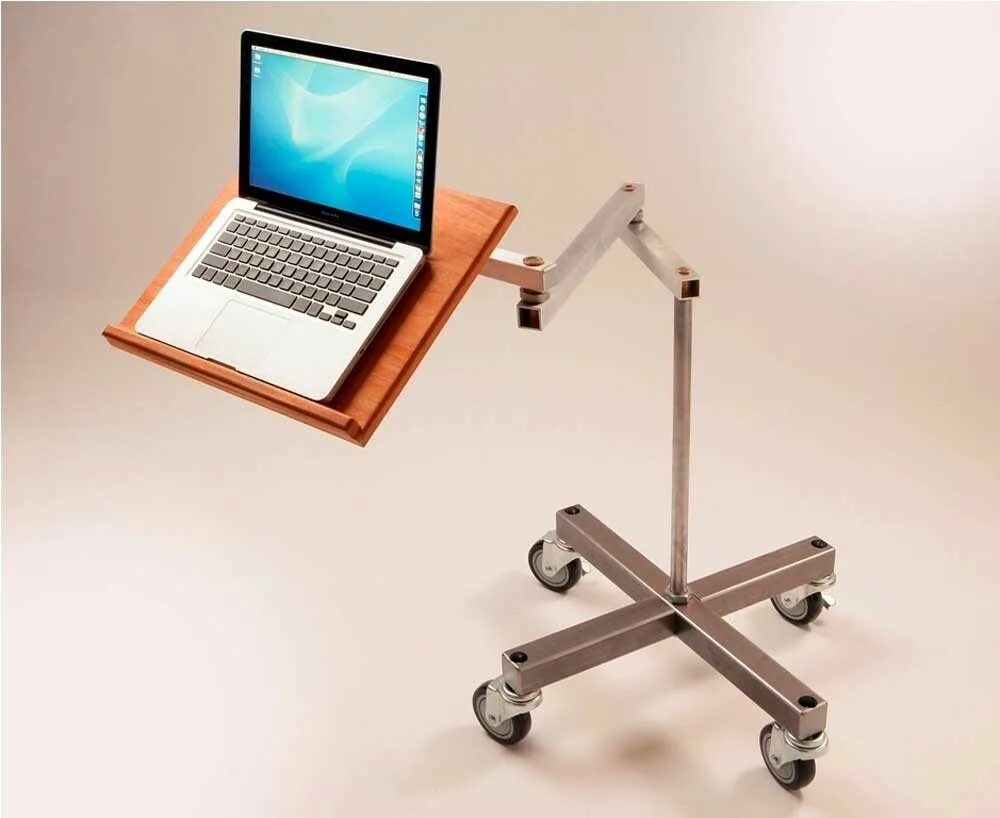 Подставка для ноутбука рейтинг. Pag 4 Wheels Laptop Desk. Лабораторный компьютер. Лучшие подставки для ноутбука. Съемные вентиляторы для подставки под ноутбук.