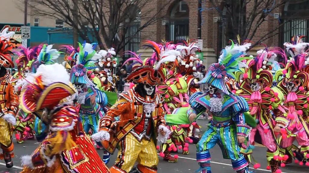 Have street parades. Уличный парад. Парад пантомимы. Устраивать уличные парады. Картинки уличные парады.