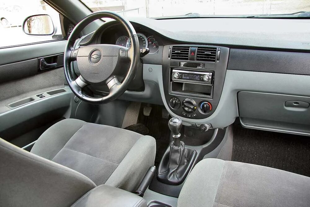Купить б/у Chevrolet Lacetti I 1.4 MT (95 л.с.) бензин механика в Воронеже: белы