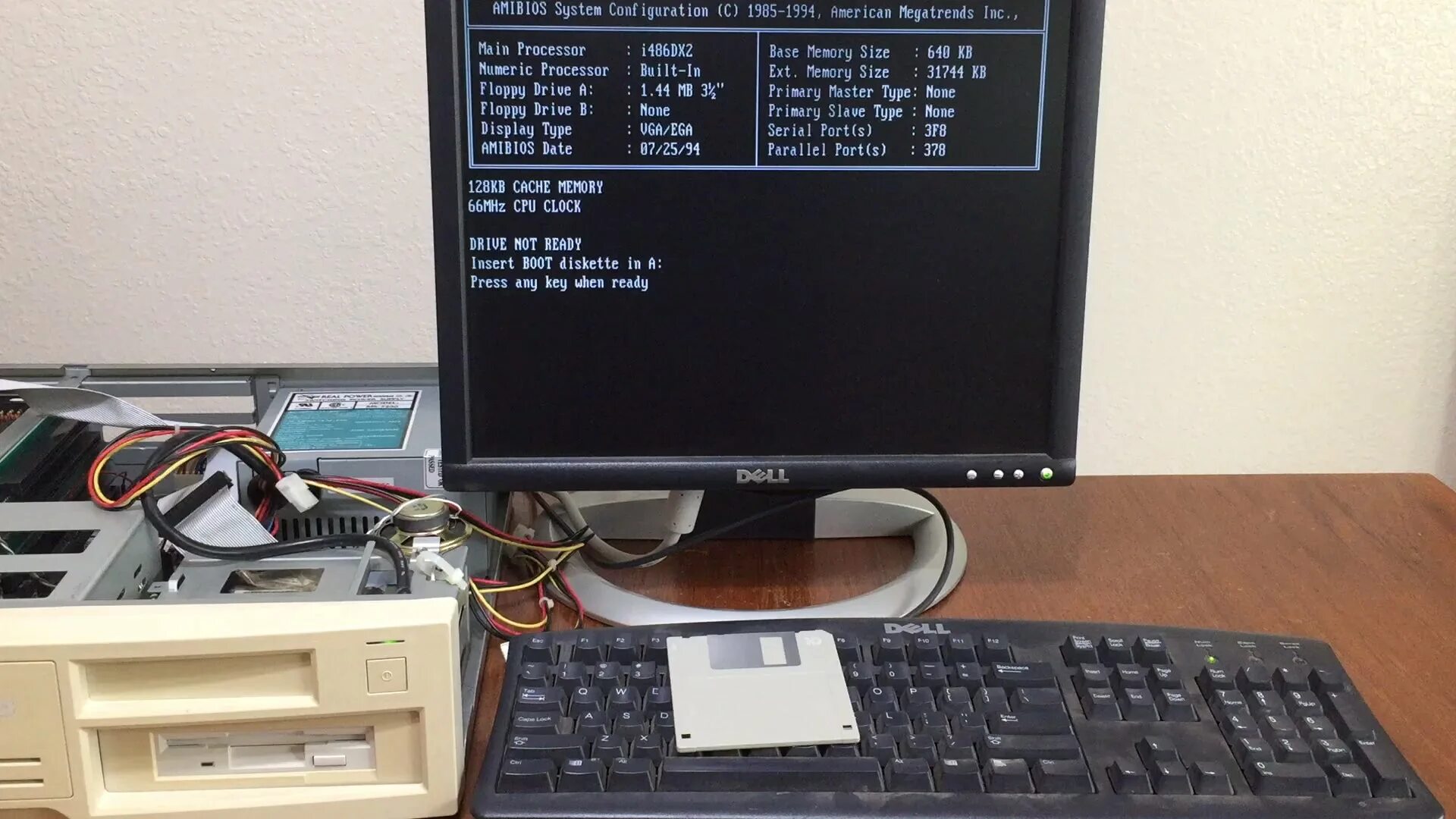 Press any to boot from floppy. Дискеты linux. установочная дискета linux. kernel 5. floppy linux.