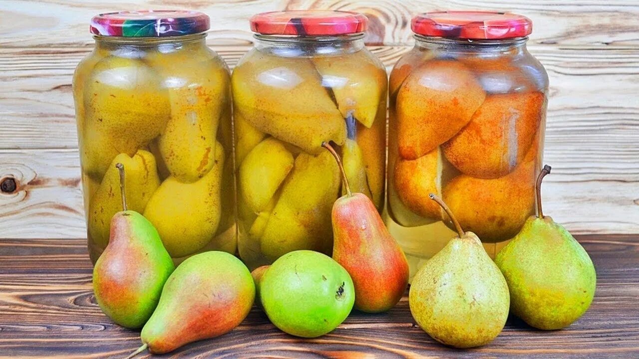 Рецепты фруктов на зиму. Груша дичка компот. компот из груш. компот из груш на зиму. загоьовки назиму из шруши.