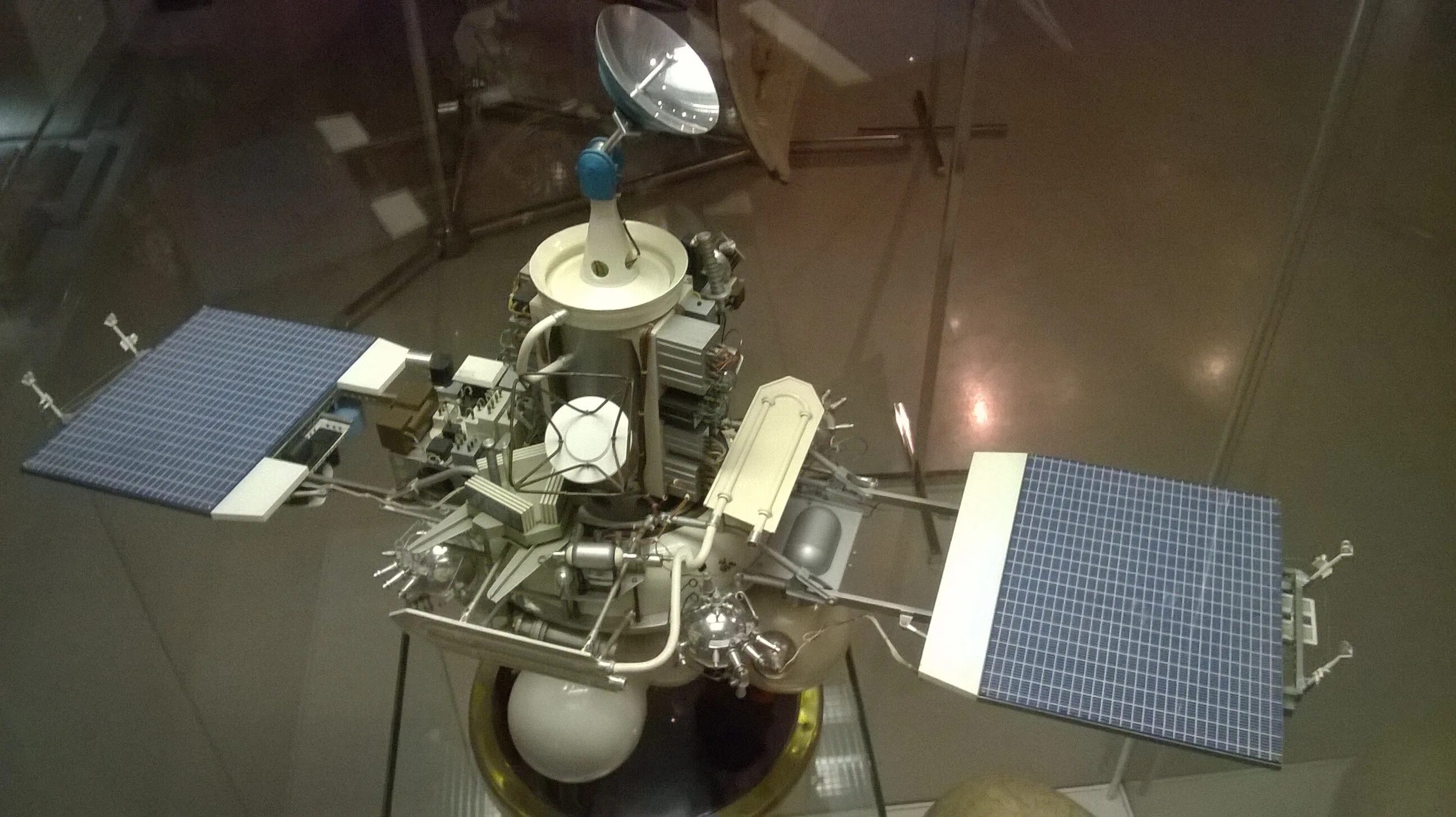 Запуск первой в мире автоматической межпланетной станции. Фобос-грунт автоматическая межпланетная станция. Фобос-2 автоматическая межпланетная станция. Фобос-1 АМС. Фобос 1 космический аппарат.