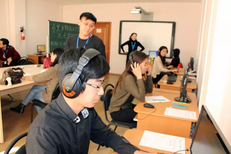 веня пак английский. английский егэ 2019 вербицкая pdf. ребенок в наушниках. интенсивный курс корейского языка для начинающих. деалогтна корейском языке.