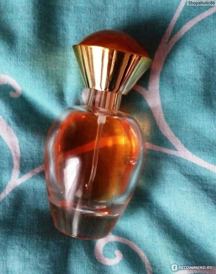 Rare gold. Avon_ rare Gold_ 50 мл _Eau de Parfum. Rare Gold 1995 года от Avon. Парфюмерная вода от эйвон Раре Голд. Духи эйвон женские в золотой стеклянной бутылочке.