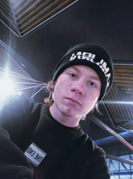 Саша гаврилов 1968 год. Фарнин екатеринбург. Саш екб. Саша белоус стилист. Фарнин екатеринбург.