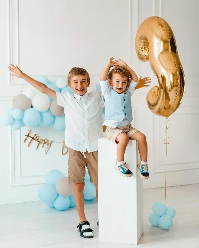 сын оле. оле кирк кристиансен. оле кирк кристиансен с сыном. оле кирк кристиансен с сыном. создатель лего оле кирк кристиансен.