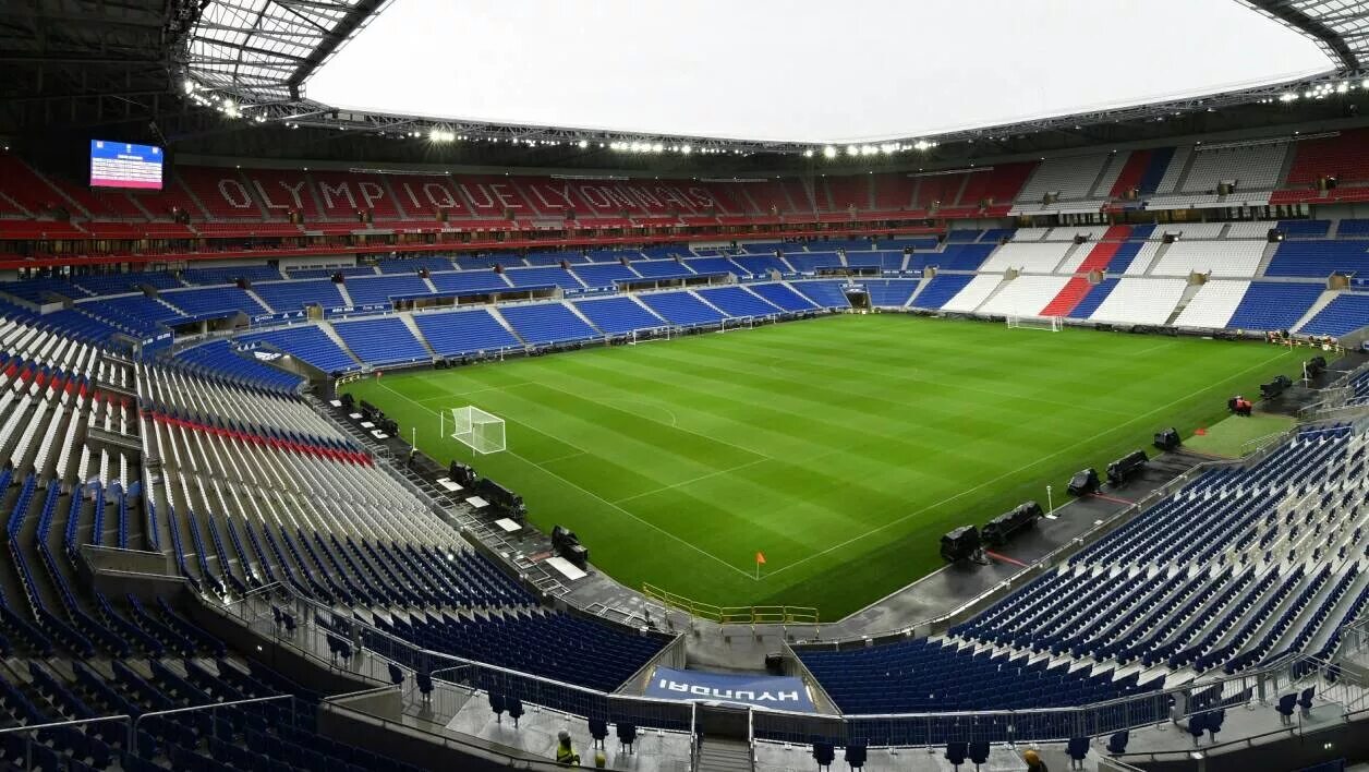 Включи стадиону. Стад де Франс стадион. Стадион парк Олимпик Лион. Лион стадион Крытый. Montpellier домашний стадион.
