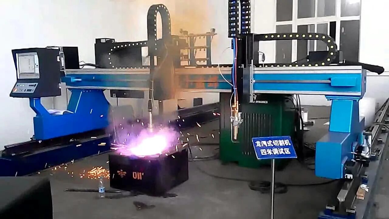 Струйный резак. Станок для вертикальной резки. Lasercut станки. Metal cutting machine. Metal cutting machine.