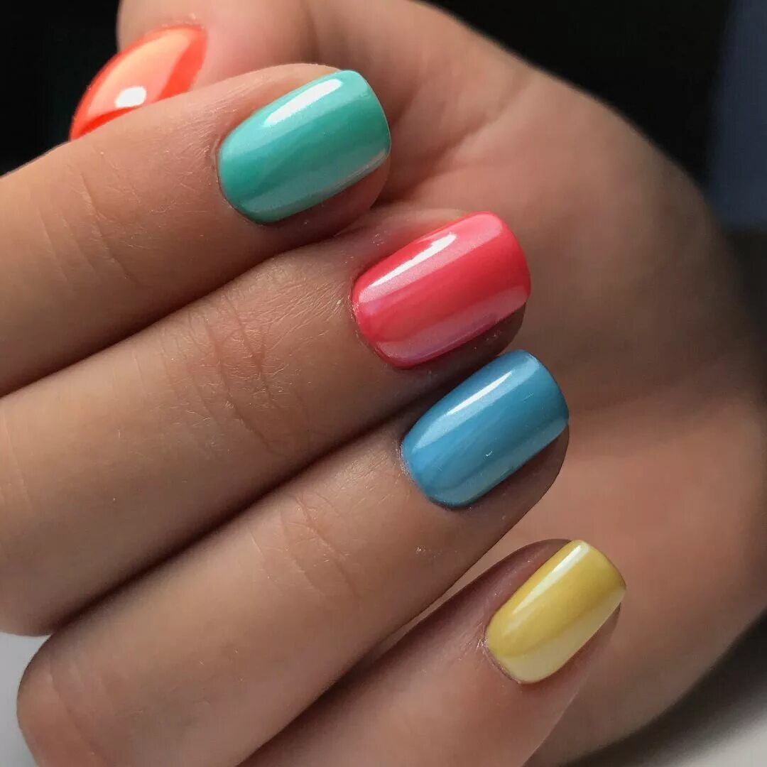 Цветные ногти. Разноцветные ногти. Яркие разноцветные ногти. Разноцветные ногти короткие. Цветной маникюр короткие ногти
