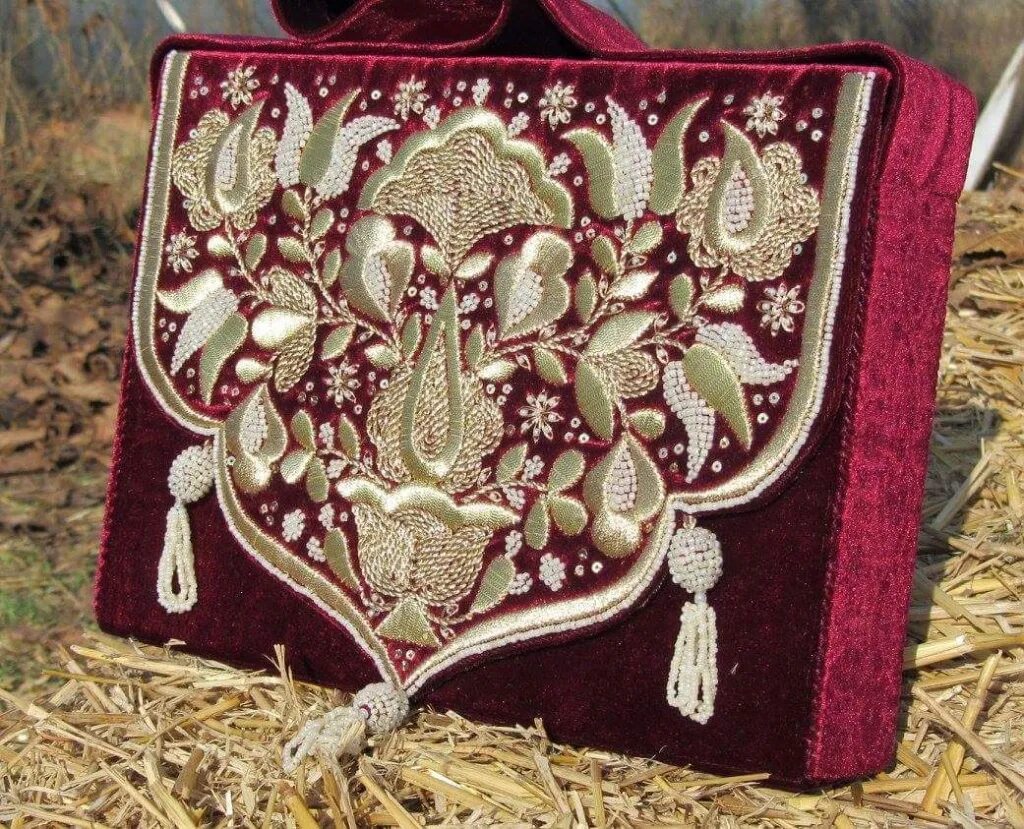 золотой поло. татарин золото. золотые татары. золотошвейное шитье казанские татары. золотой татарин.