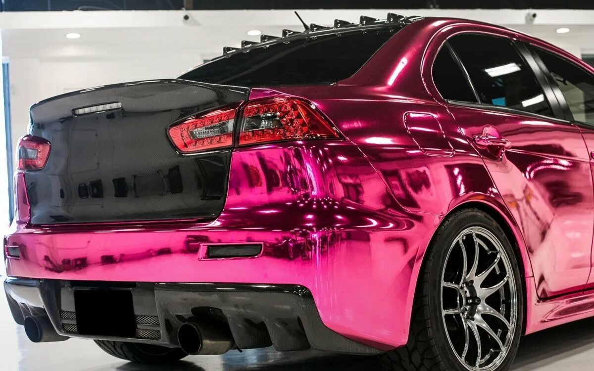 Покраска легкового автомобиля. Mitsubishi Lancer 10 Chrome. Митсубиси Эво 10 розовая. Mitsubishi Lancer 10 розовая. Розовый Митсубиси Лансер 10.
