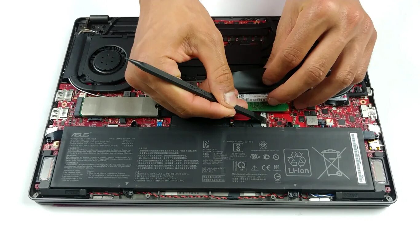 ASUS ROG g14. ASUS ROG Zephyrus g14. ASUS ROG Zephyrus g14 Disassembly. ASUS Zephyrus g14 Teardown.