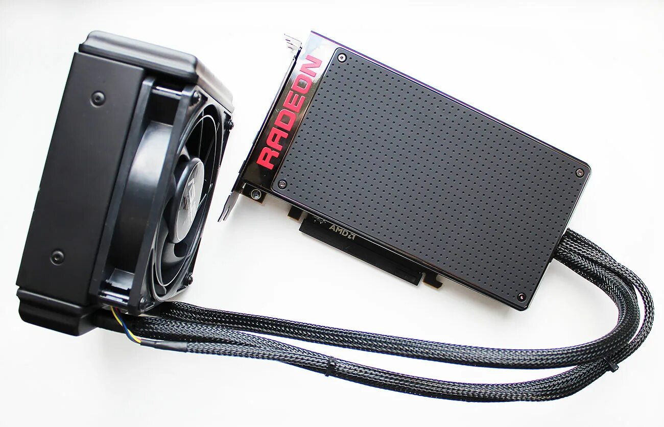 Fury x. Radeon r9 fury. radeon r9 fury asus. r9 fury x. квадратная видеокарта.
