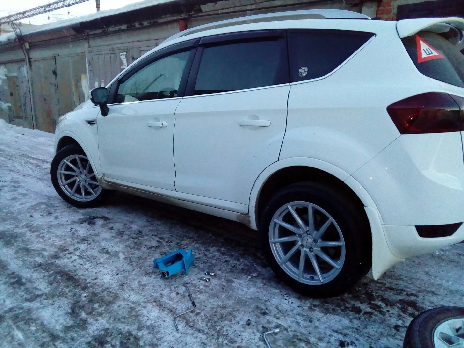 Форд куга r17. Диски r17 Ford Kuga. Колеса Ford Kuga r17. Ford Kuga 2 диски r17. Диски 17 Ford Kuga.