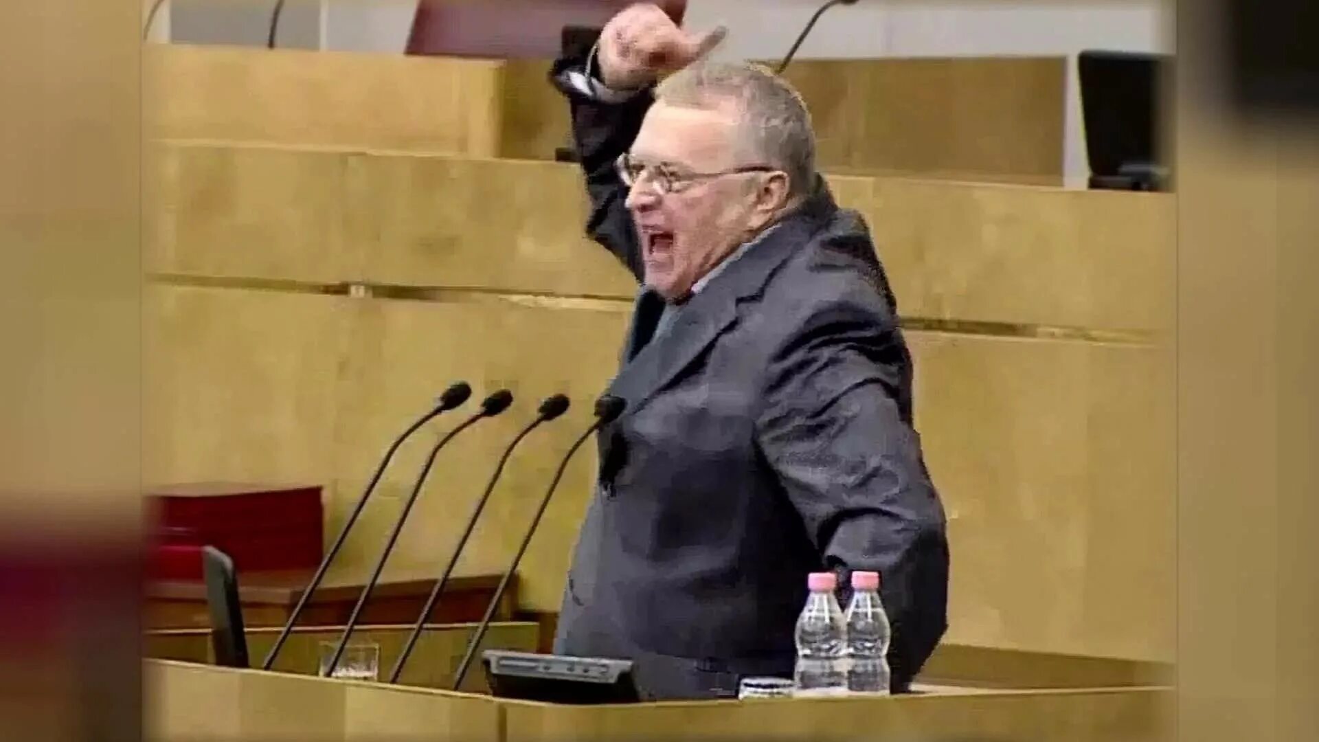 Человек который ворует у своих. Подлость наглость. Цитаты про подлых женщин. Русские хамы и наглые. Трусливый и подлый человек.