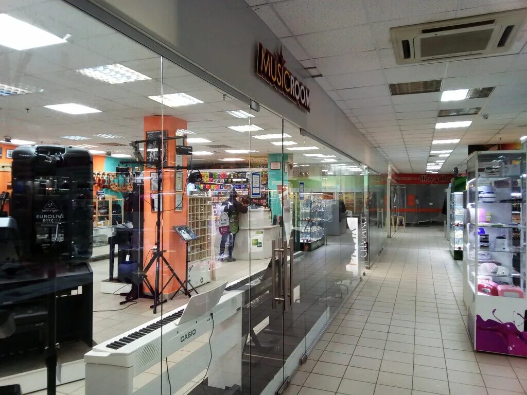 Ижевск маркса 244. Тц цум ижевск. цум ижевск. музыкальный магазин ижевск. кари рум ижевск салон.