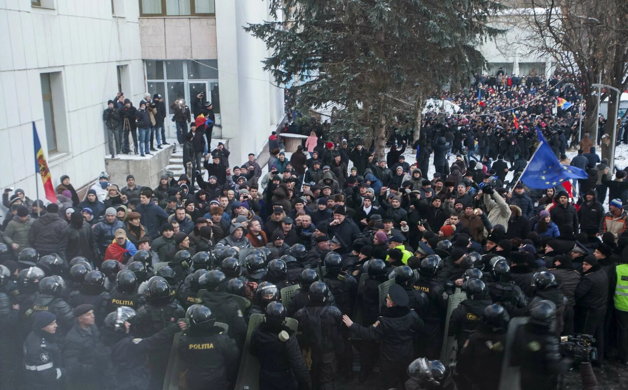 Майдан в Кишиневе. Протесты в Молдавии. Массовые беспорядки в Кишинёве.