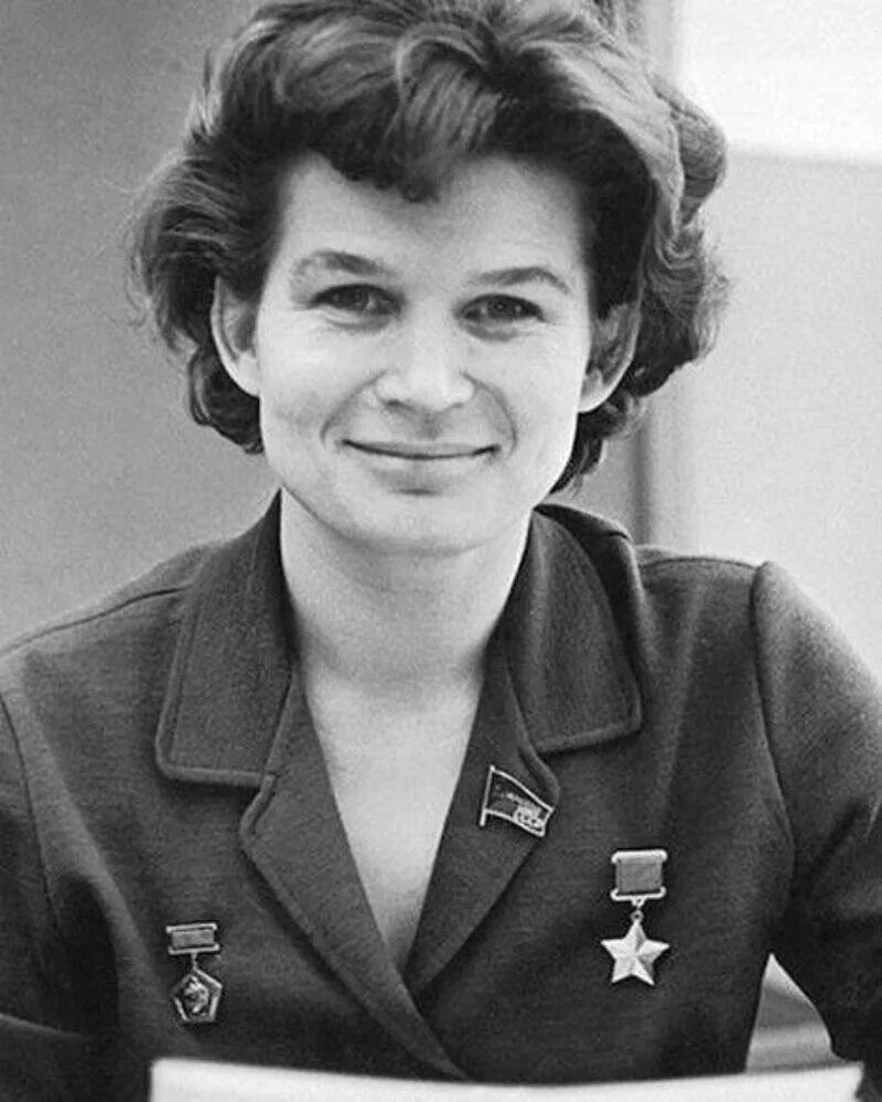 16 июня первая женщина космонавт 1963. Впленттна Терешенкова.