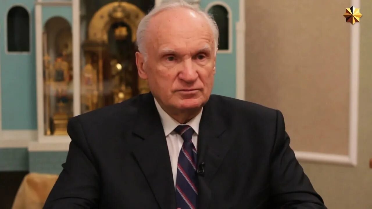 Профессор слушал его речь. Профессор слушал его речь