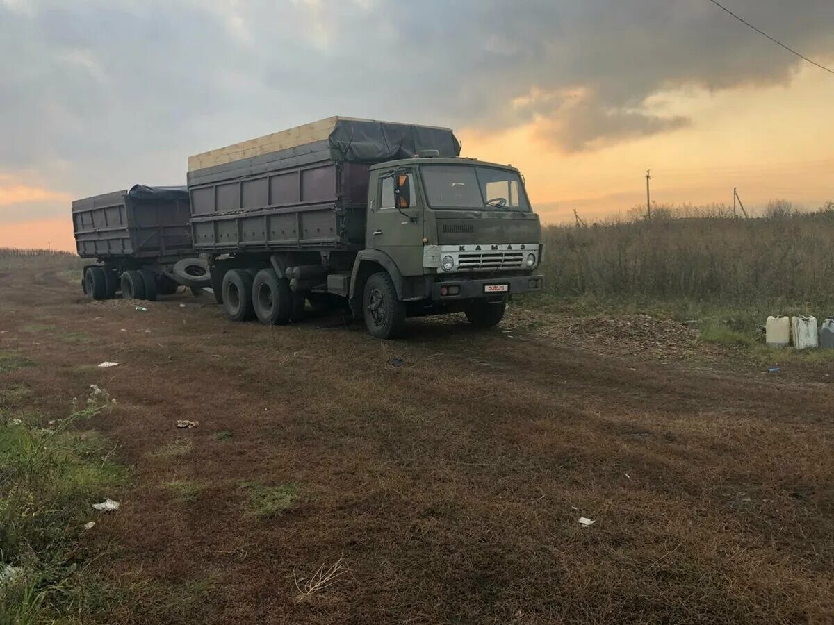 КАМАЗ 55102 зеленый. КАМАЗ 55102 самосвал. КАМАЗ 55102 сельхозник. КАМАЗ 55102 1992 года. Купить камаз 55102 сельхозник с прицепом