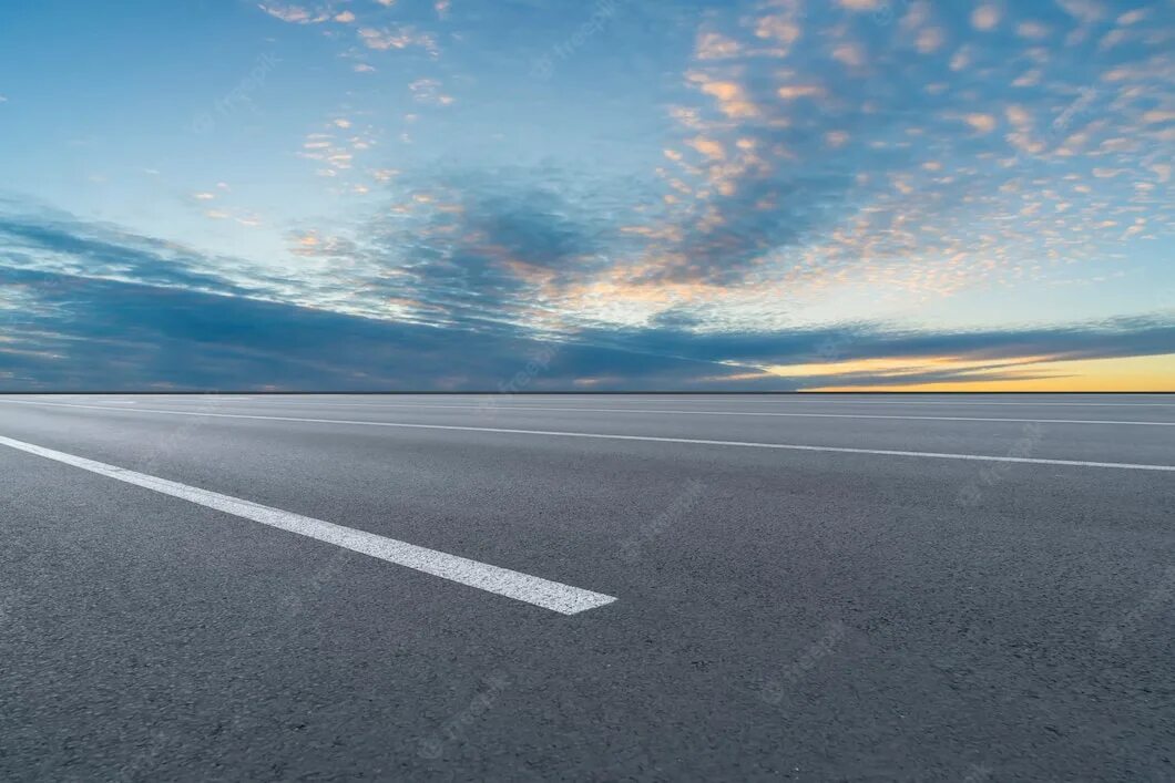 Road views. Дорога асфальт. Дорога сбоку. Дорога вид с боку. Светлая дорога.