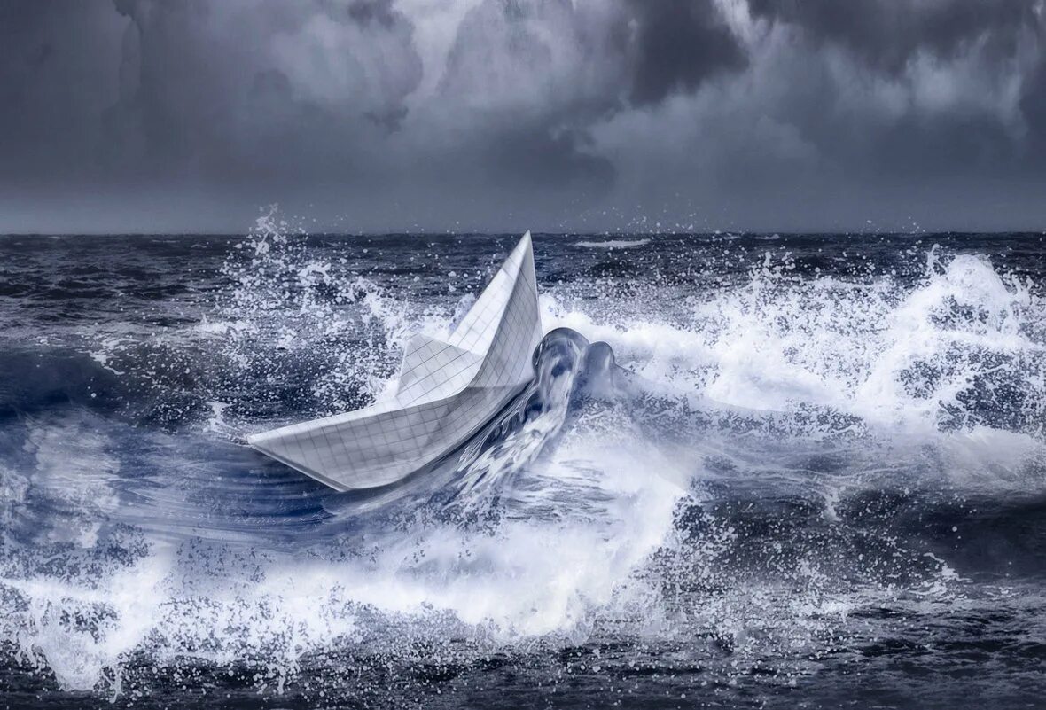 бумажный кораблик на волнах. моби дик кит кадры. однажды однажды кораблик. бумажный кораблик на воде. бумажный кораблик песня.