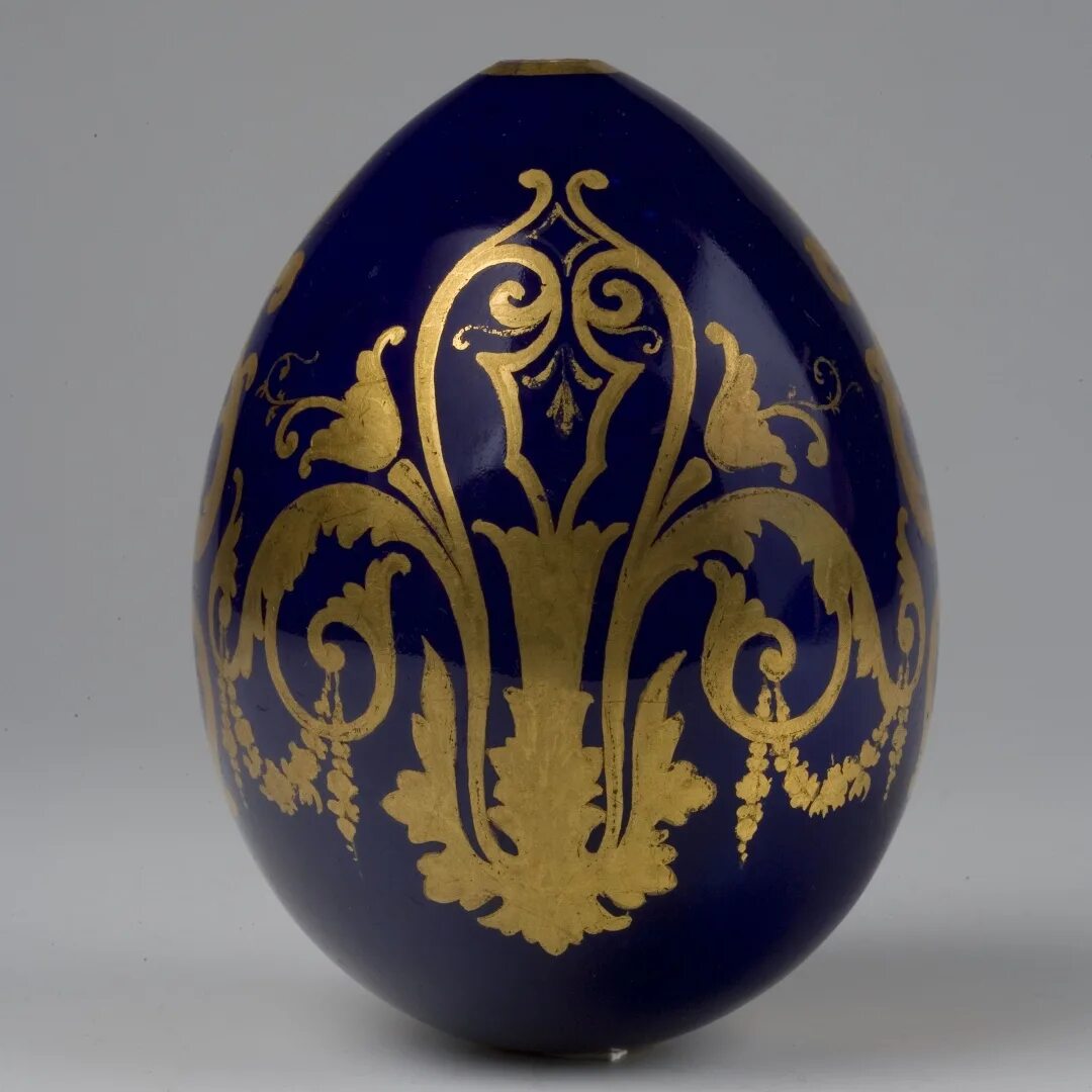 пасхальное яйцо 2024. пасхальное яйцо 2024. пасхальное яйцо ифз. пасхальные оранжевые яйца. яйцо фаберже анютины глазки.