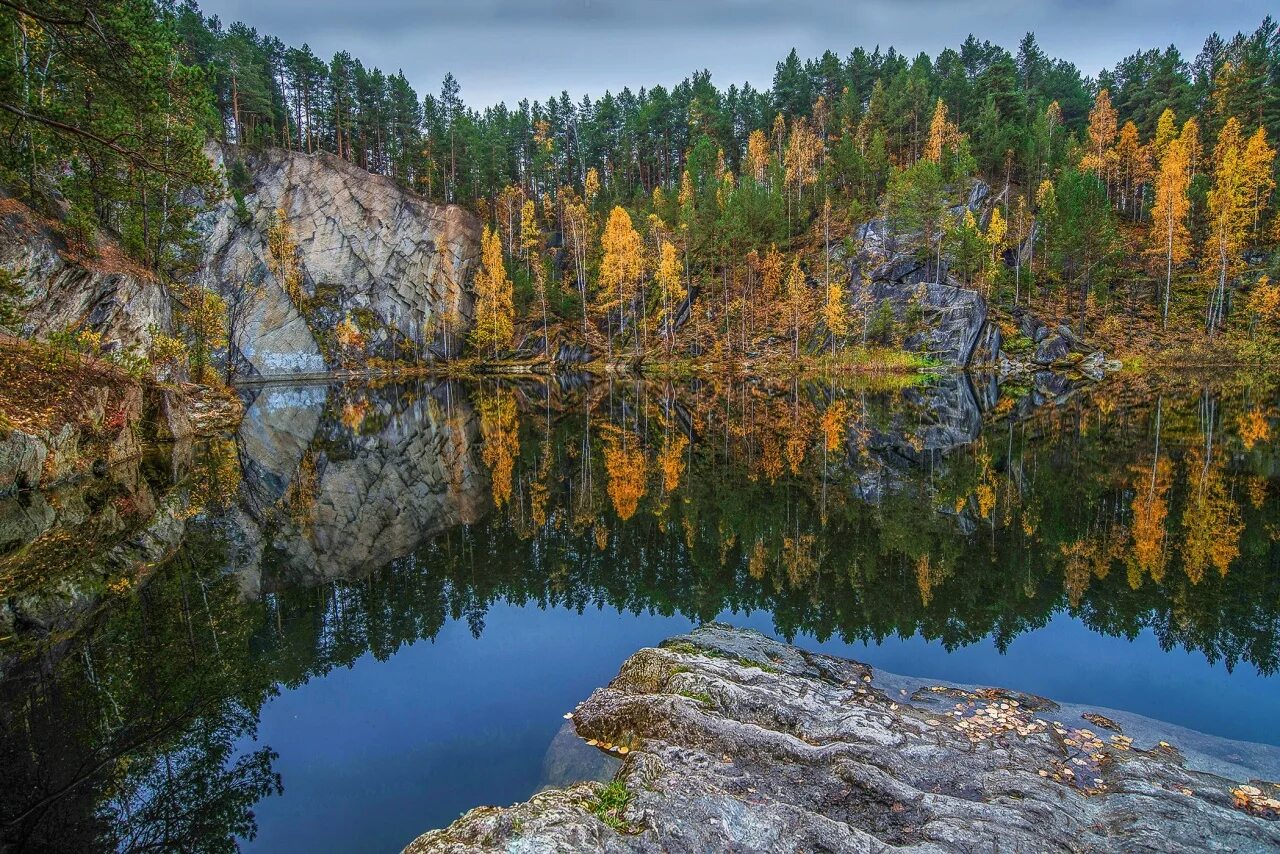 Природные места свердловской области. Сысерть озеро Тальков камень. Озеро Тальков камень Свердловская область. Природный парк Бажовские места и озеро Тальков камень. Сысерть Бажовские места Тальков камень.