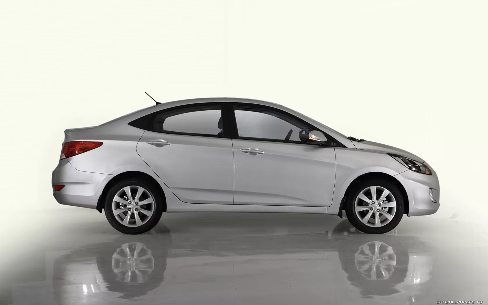 Хендай солярис хэтчбек 2016. Hyundai solaris 4 поколение. Hyundai accent 2011 хэтчбек. Solaris 2010. Хендай солярис хэтчбек 2014.