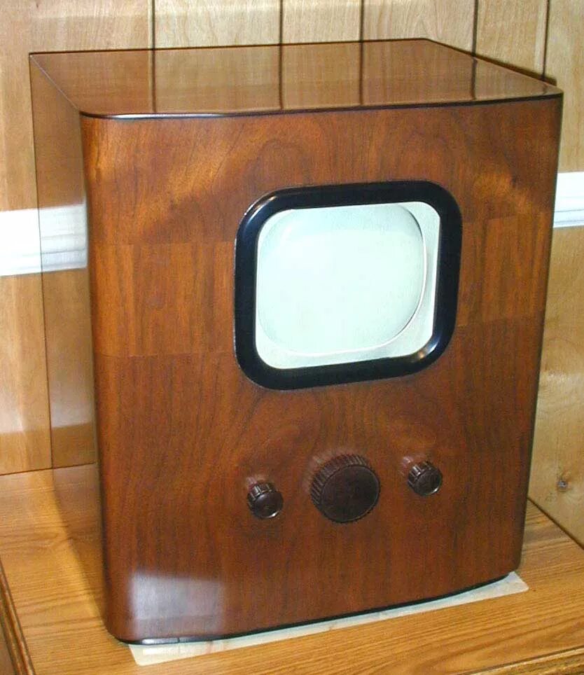 Телевизор 30 годов. Телевизор 1930. Первый телевизор. Телевизоры 1930-х годов. Телевизоры 30-х годов.