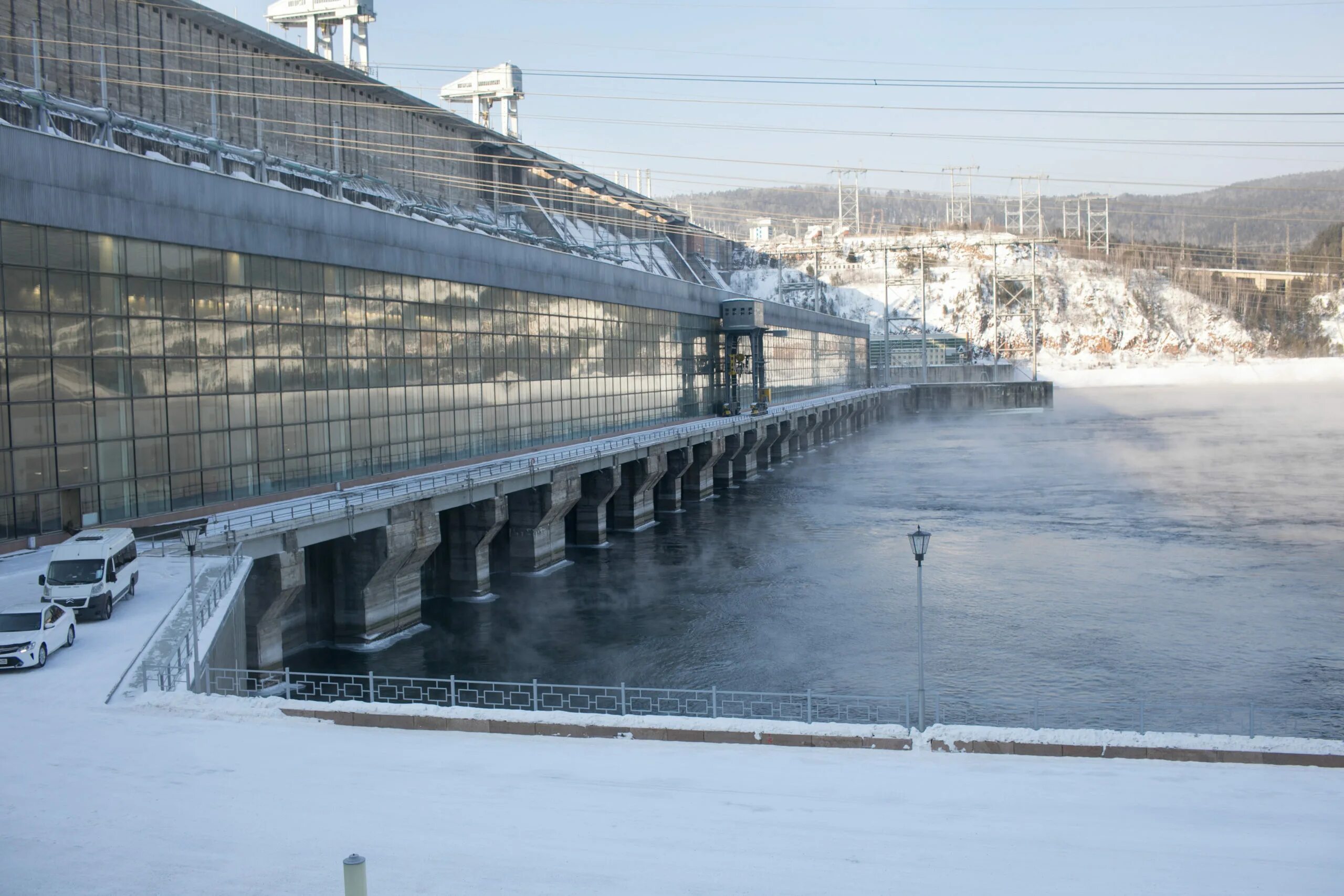 Паводок 2024 новокузнецк. ГЭС В Кузбассе. Крапивинская ГЭС. Крапивинская ГЭС Кемеровская область. Крапивинский гидроузел.