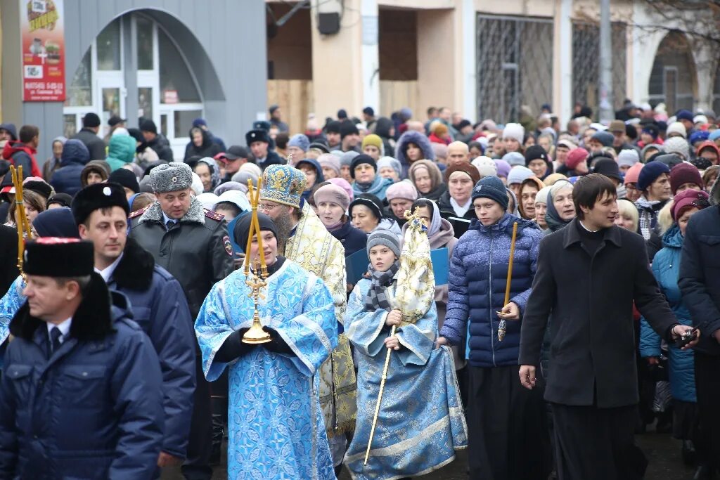Увенчался. 4 ноября праздник. 4 11 2017. 4. Крестный ход в мичуринске сегодня.
