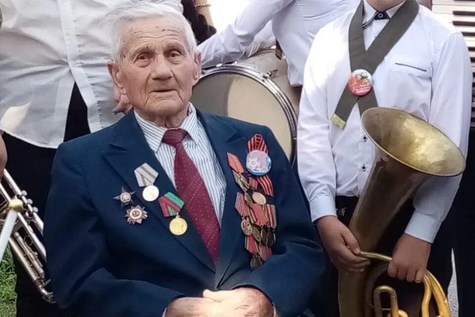 Сегодня исполнилось 100 лет. 100 лет исполнилось ветерану вмф евгению. юмакаев шавкет ветеран пушкин. дедушка, которому исполнилось 100 лет ростовская область.