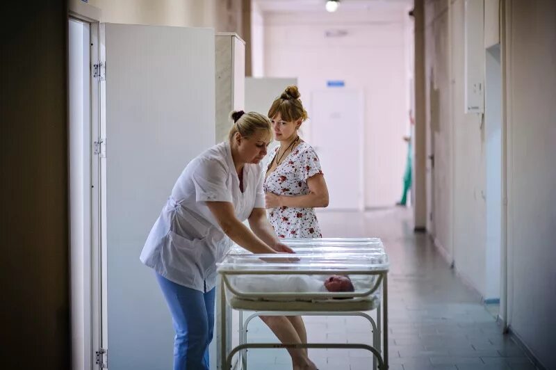 Врачи роддомов ростова на дону. Родильный дом 5 Ростов-на-Дону. НИИАП Ростов-на-Дону родильное отделение. ЦГБ Ростов-на-Дону родильное отделение. Роддом НИИАП Ростов.