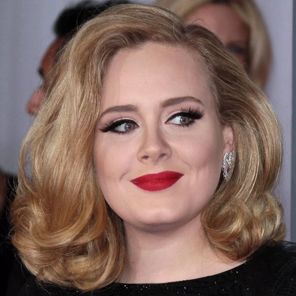 Adele 2008. Прически для полных. Причёски для полных женщин. Стрижки для толстых. Стрижка второй подбородок