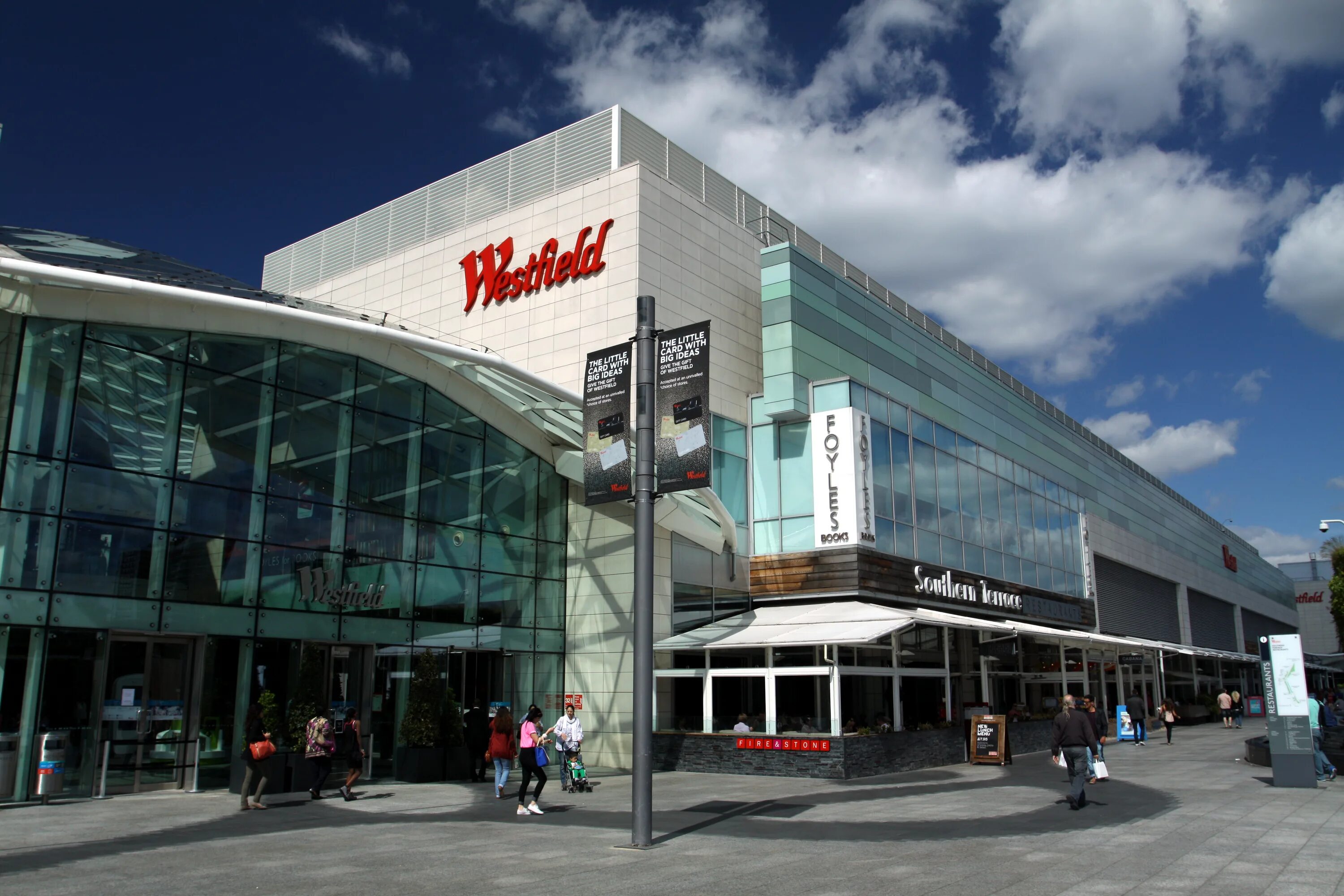 Торговый центр в лондоне. Лондон молл спб. Westfield stratford city shopping centre. Торгового центра «уэстфилд» в лондоне. Самый большой тц в лондоне.