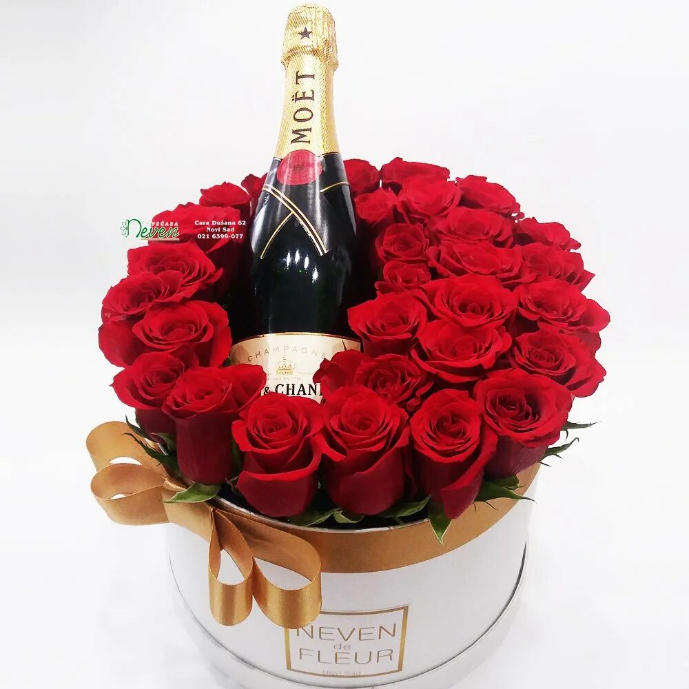 букеты с мартини асти. цветы и шампанское. вино и цветы. цветы и шампанское. шампанское и конфеты.