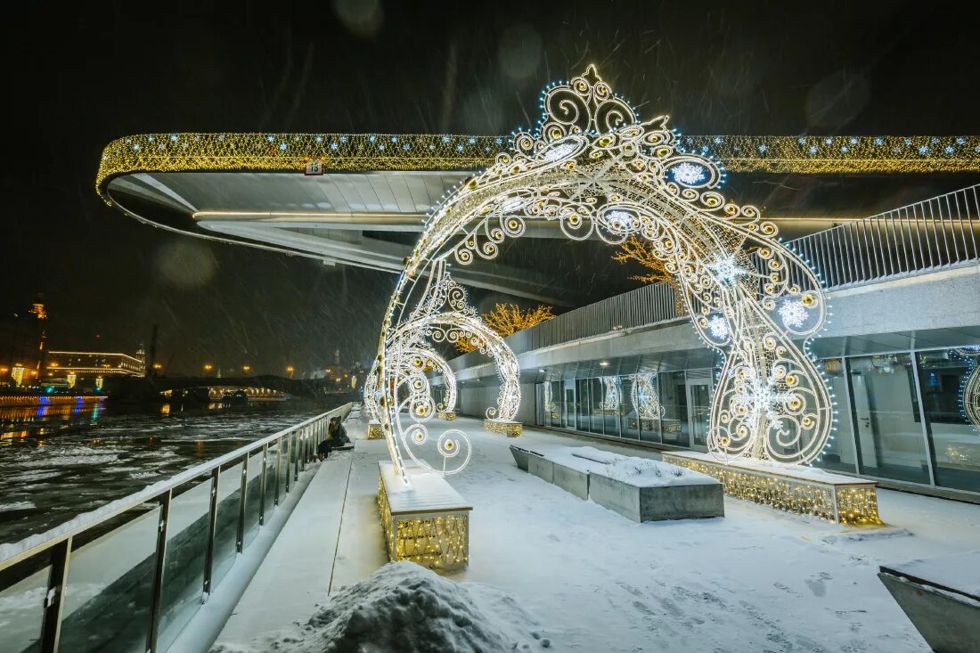 Новый год 2023 красивые. Красивые места в Москве зимой. Красивые зимние места в Москве. Самые красивые новогодние места в Москве. Красивые места в Москве зимой 2021.