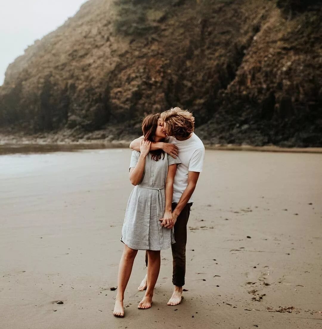 Natural couple. Фотосессия пары. Милые парочки. Фотосессия с парнем летом. Идеи для фотосессии с парнем.