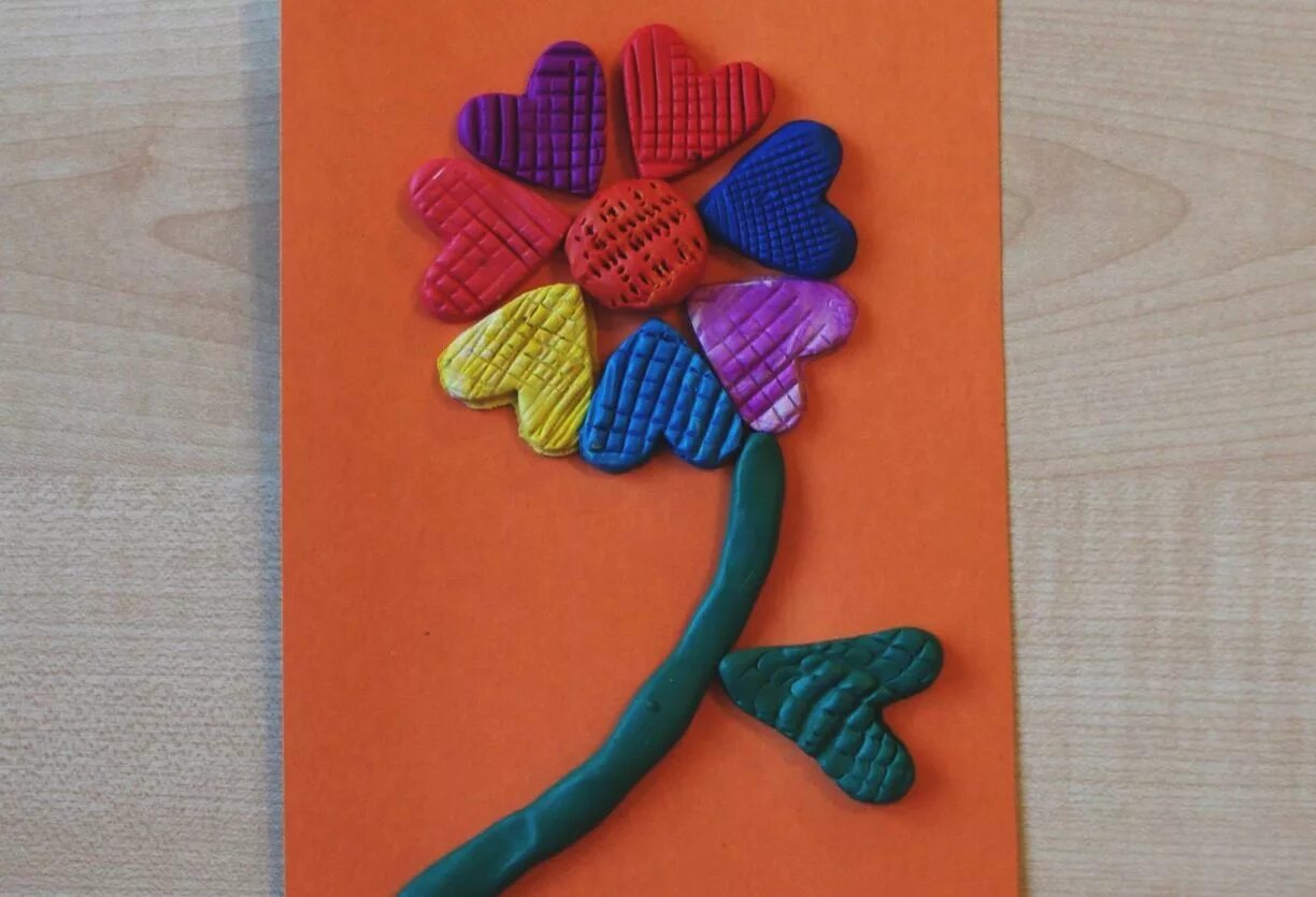 подарок бабушке из солёного теста. подарок маме на день матери из пластилина. подарок маме на др из легкого пластилина. подарок из пластилина бабушке на день рождения легкий. подарок маме из пластилина.