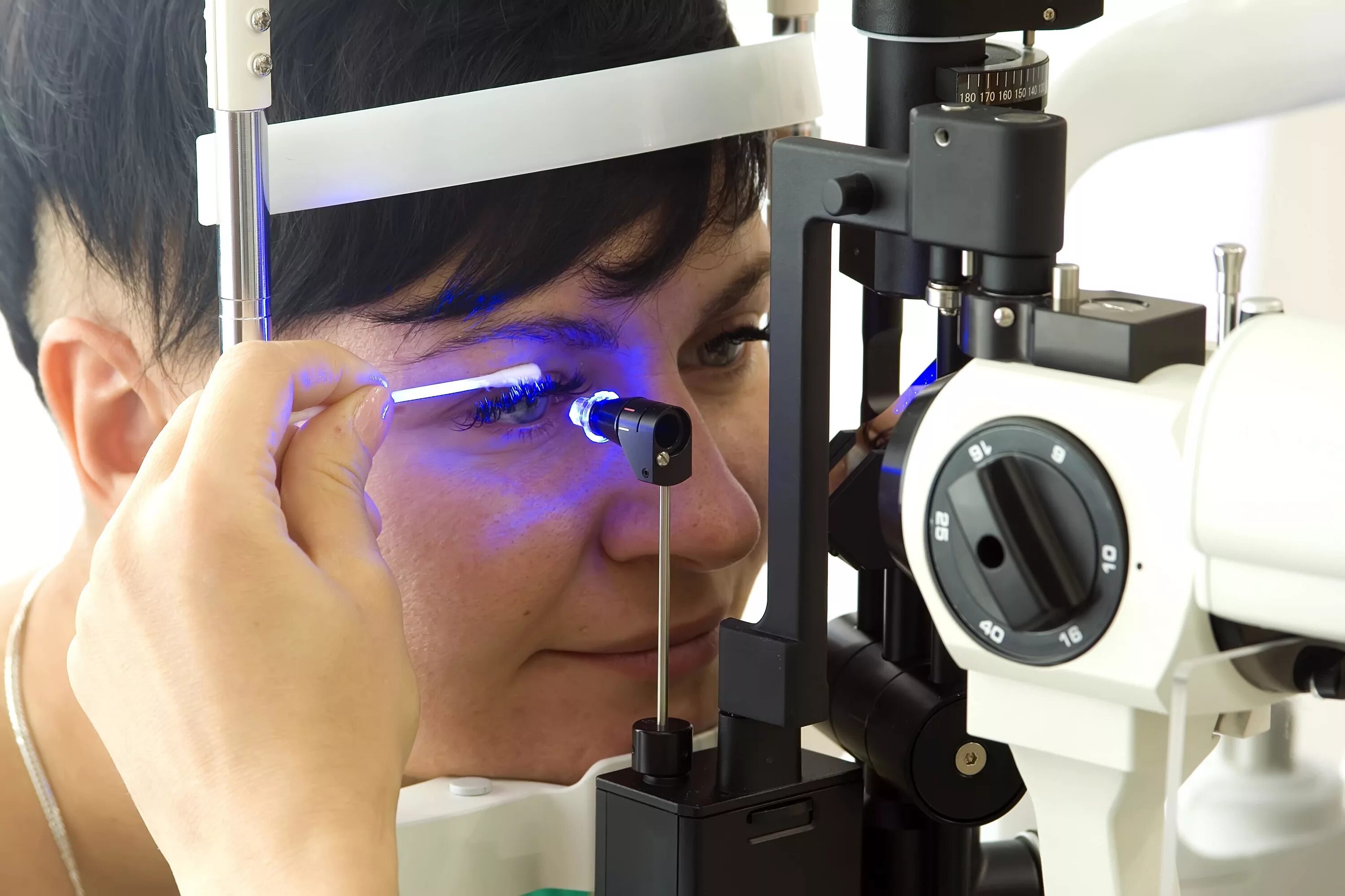 Офтальмоскопия (биомикроскопия глазного дна). Глаукома биомикроскопия. Биомикроскопия переднего отдела глаза. Биомикроскопия щелевой Луч. При глаукоме можно применять