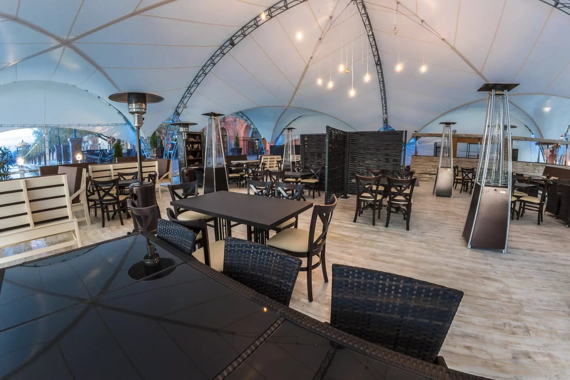 River club калуга. Фитнес клуб ривер хабаровск. Ресторан river club алые паруса. Фитнес клуб бутик самара. Pine river отель подмосковье.