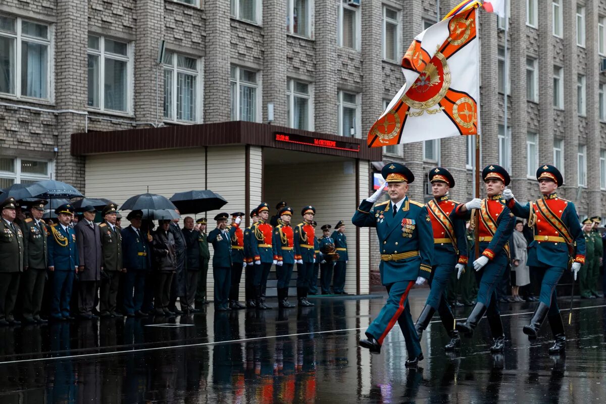 Высшее военное инженерное училище. Военный университет радиоэлектроники Череповец. Череповецкий военный ордена Жукова университет радиоэлектроники. Череповец военное училище. Череповецкое военное училище радиоэлектроники.