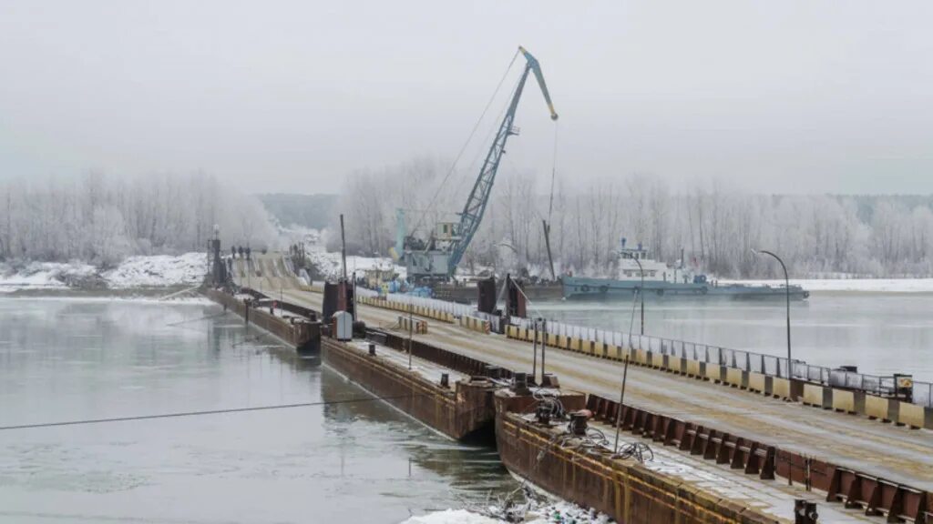 Озёры московской области мост через оку. Понтонный мост фатьяновка. Наплавной понтонный мост. Понтонный мост работает. Понтонный мост работает.
