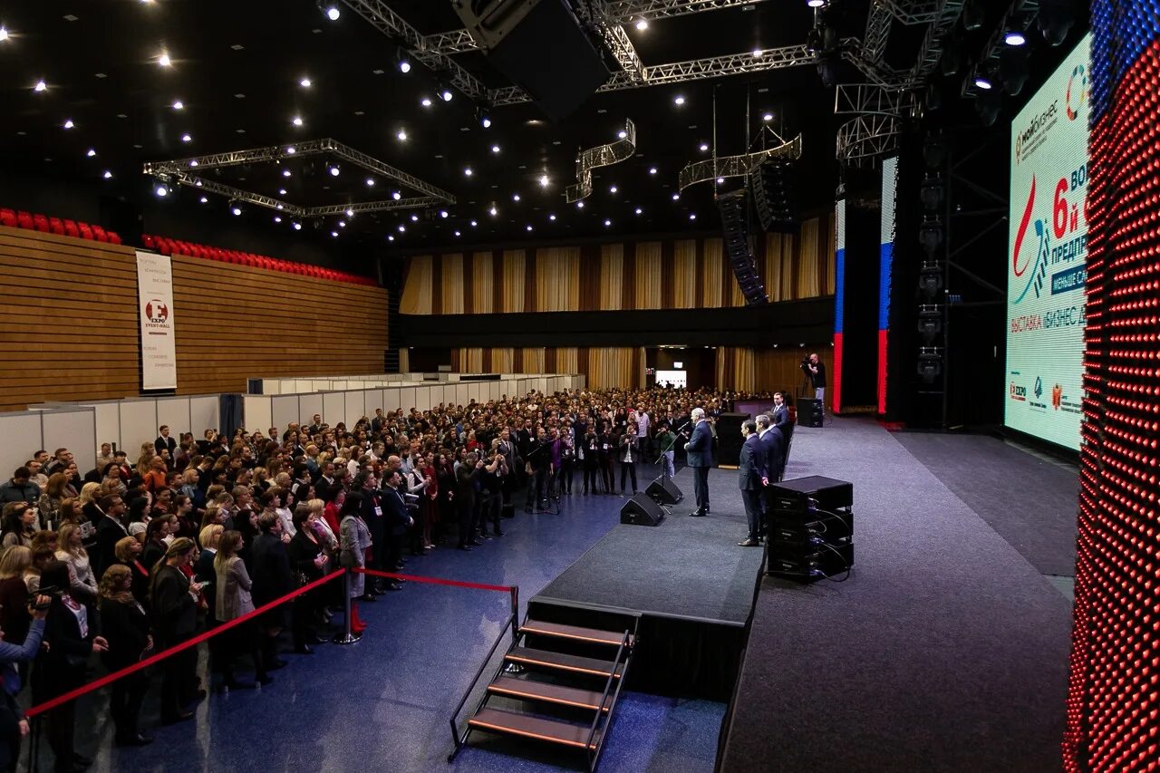 Гусев сити холл. Сити парк град event Hall. Эвент Холл Сити парк град зрительный зал. Event Hall Воронеж выставка. Сити град Воронеж концертный зал event-Hall.