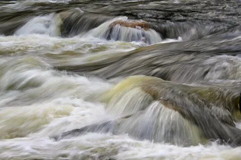 Водное пространство реки