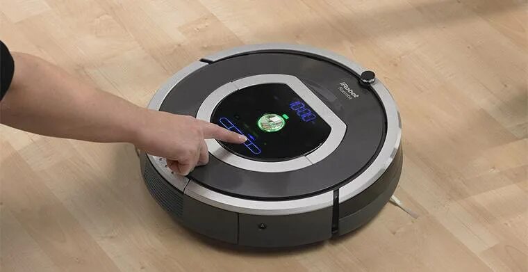 Робот пылесос с влажной уборкой с пультом. IROBOT Roomba 700. IROBOT Roomba 760. IROBOT Roomba 631 бак пылесборник. Roomba 830.